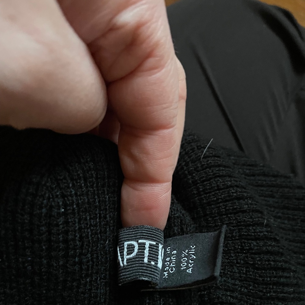 APT 9 beanie - Picture 2 of 2